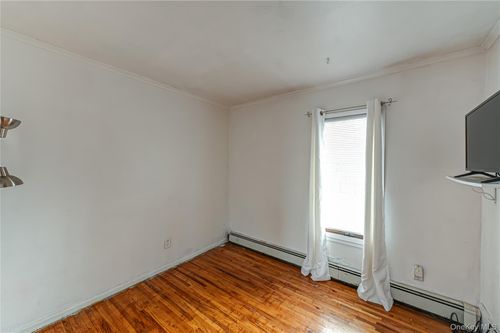 187 Nolin St, Brentwood, NY, 11717-6303 | Card Image