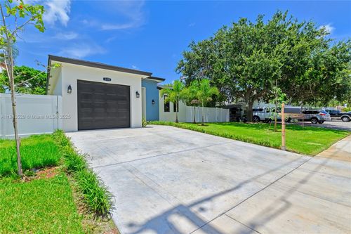 335 Nw 15th St, Pompano Beach, FL, 33060-5414 | Card Image