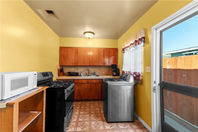 11909 Lowemont St, House other with 2 bedrooms, 1 bathrooms and 2 parking in Norwalk CA | Image 8