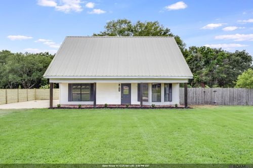 204 Austin Rd, Youngsville, LA, 70592-6308 | Card Image