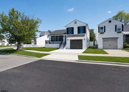 104 Crescent Rd, Ocean City, NJ, 08226-4402 | Card Image