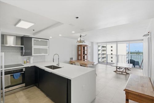 apt-2109-7601 E Treasure Dr, North Bay Village, FL, 33141-4369 | Card Image