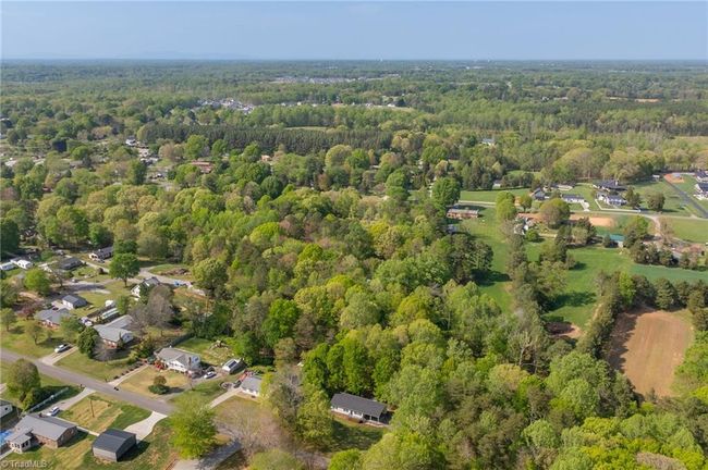 1567 Pineland Dr, House other with 3 bedrooms, 2 bathrooms and null parking in Kernersville NC | Image 36