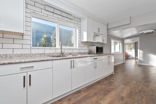 47430 Trans Canada Highway, Boston Bar, BC, V0K1C0 | Card Image