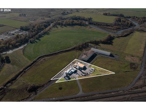 405 Hoosier Rd, Stanfield, OR, 97875-5038 | Card Image