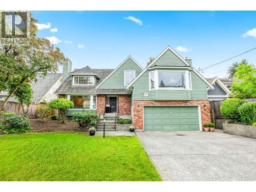 2372 Kings Ave, West Vancouver, BC, V7V2C4 | Card Image