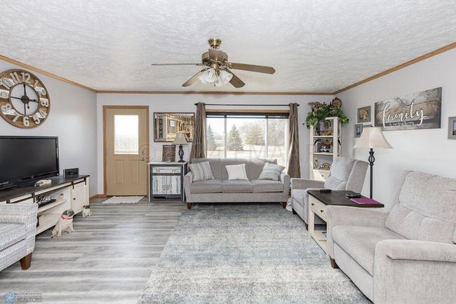 Living Room | Image 15