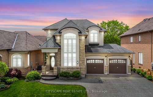 194 Tawny Cres, Oakville, ON, L6L6T4 | Card Image