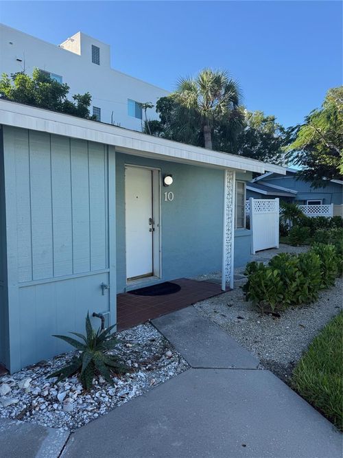 10-170 Roosevelt Dr, Sarasota, FL, 34236-2246 | Card Image