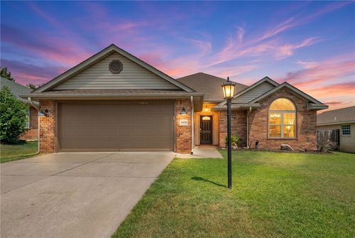 1076 Red Oak Dr, Alma, AR, 72921-4910 | Card Image