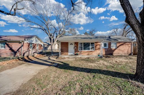 208 Stearns Ave, Haysville, KS, 67060-1550 | Card Image