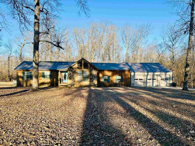 6230 New Hope Rd, House other with 3 bedrooms, 2 bathrooms and null parking in Michie TN | Image 24