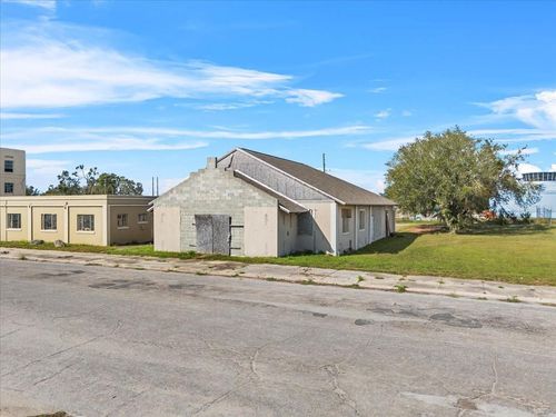 107 E Crystal Avenue, LAKE WALES, FL, 33853 | Card Image