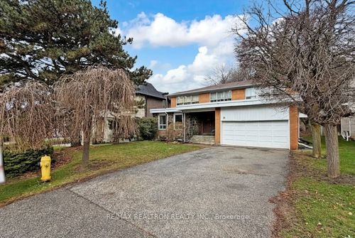 10 Hearthstone Crescent, North York, ON, M2R1G3 | Card Image