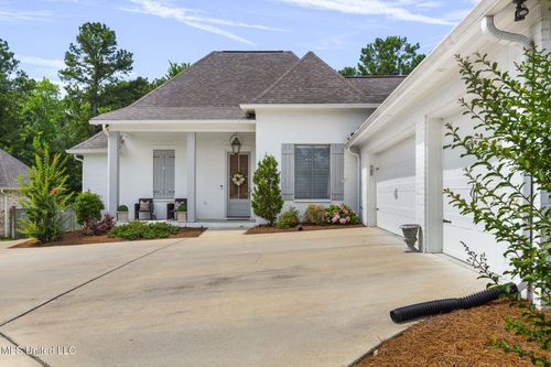 105 Camden Lake Cir, Madison, MS, 39110-6627 | Card Image