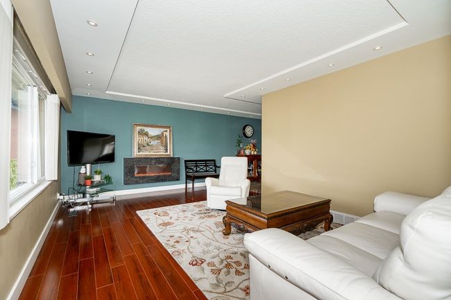 6830 Curtis Street, House other with 5 bedrooms, 4 bathrooms and 4 parking in Burnaby BC | Image 3