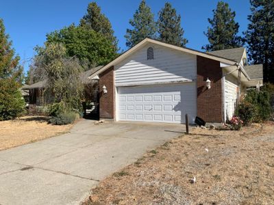 8122 N Colton St, Home with 2 bedrooms, 2 bathrooms and null parking in Spokane WA | Image 2