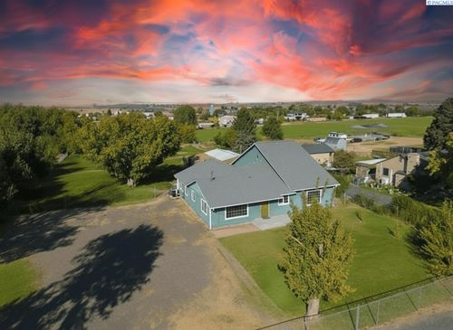 103202 W Old Inland Empire Hwy, Prosser, WA, 99350-7680 | Card Image