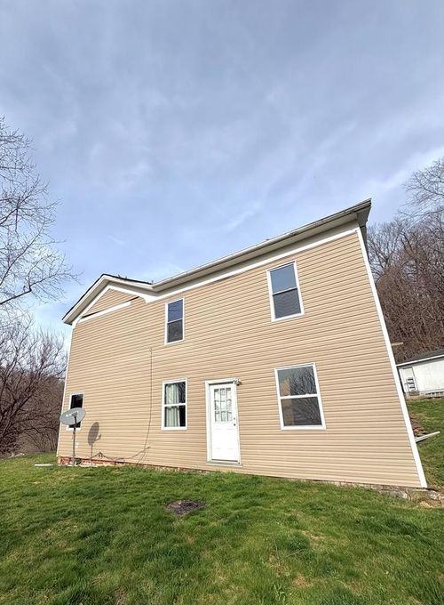 6 Wiley Ave, Cameron, WV, 26033-3122 | Card Image