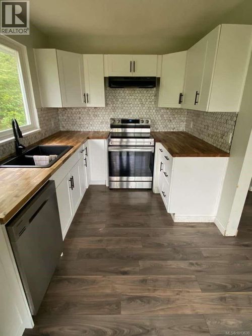 551 Macmillan Dr, Sayward, BC, V0P | Card Image