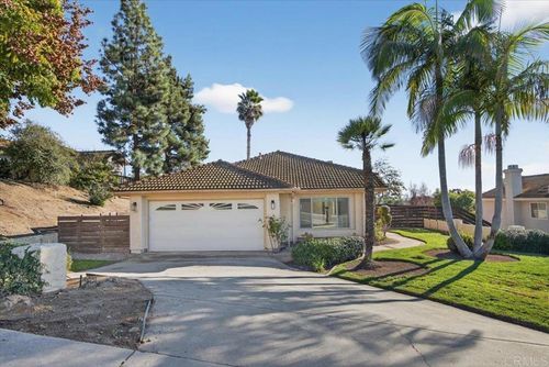 135 Neptune Pl, Escondido, CA, 92026-2076 | Card Image