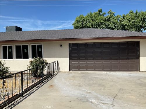 875 Ponderosa Dr, Hemet, CA, 92543-5842 | Card Image