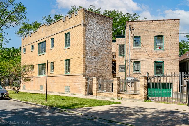 3107 N Harding Ave, Home with 12 bedrooms, 7 bathrooms and 4 parking in Chicago IL | Image 8