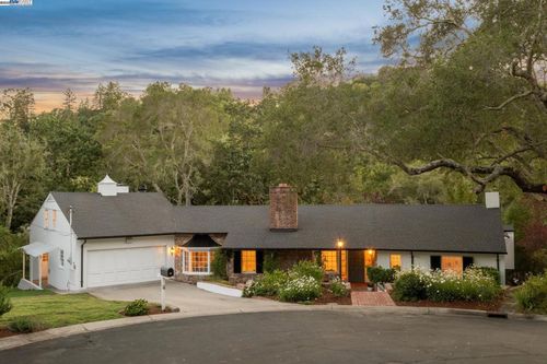 11 Crane Ct, Orinda, CA, 94563-1103 | Card Image