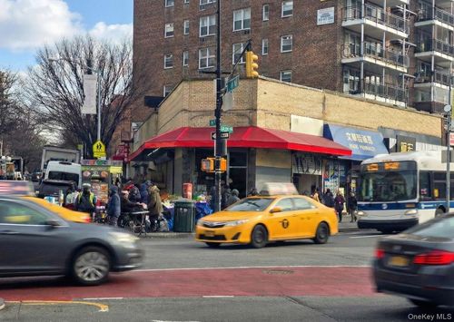 41 Kissena Blvd, Flushing, NY, 11355-3351 | Card Image