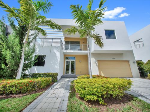 10081 Nw 75th Ter, Doral, FL, 33178-3397 | Card Image