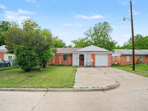 813 Ne 32nd St, Grand Prairie, TX, 75050-4408 | Card Image