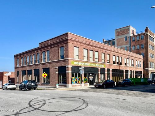 223 W 3rd St, Joplin, MO, 64801-2512 | Card Image