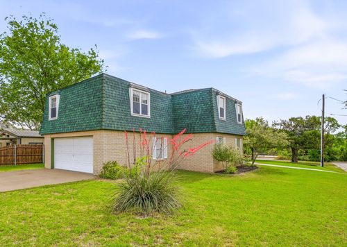 302 Hill St, Glen Rose, TX, 76043-4710 | Card Image