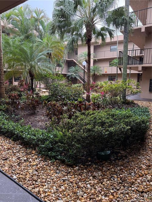 302-10975 Sw 107th St, Miami, FL, 33176-3300 | Card Image