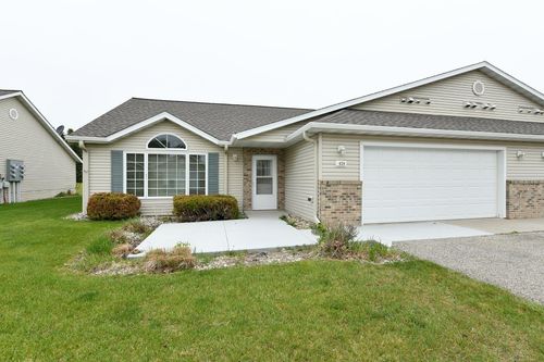 426 30th St N, Moorhead, MN, 56560-2573 | Card Image