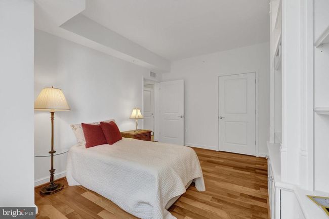 UNIT-907 - 11990 Market St, Condo with 3 bedrooms, 2 bathrooms and null parking in RESTON VA | Image 36