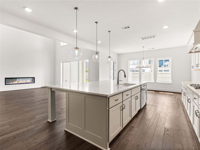 Pomona_Executive_Veronica_72_Kitchen_01 | Image 7