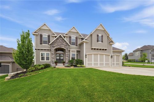 8117 Millridge St, Lenexa, KS, 66220-3703 | Card Image