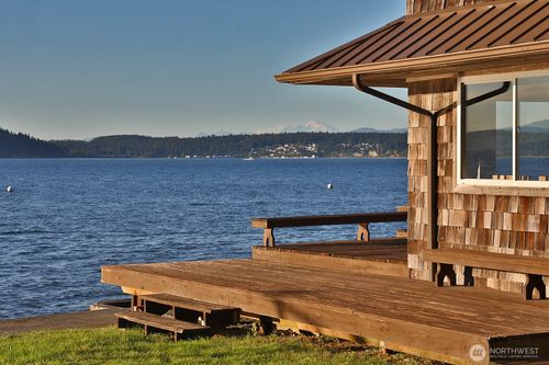 2151 Eastpoint Dr, Langley, WA, 98260-8009 | Card Image