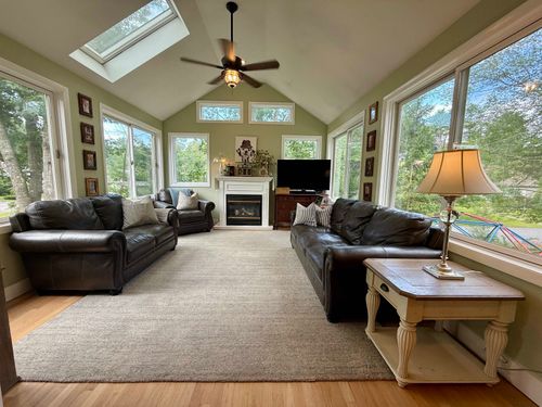 17 Harding Rd, Portsmouth, NH, 03801-5814 | Card Image