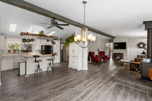 6218 Shadow Cir, Bozeman, MT, 59715-9555 | Card Image