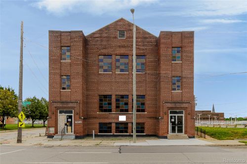 1042 E Warren Ave, Detroit, MI, 48207-1033 | Card Image