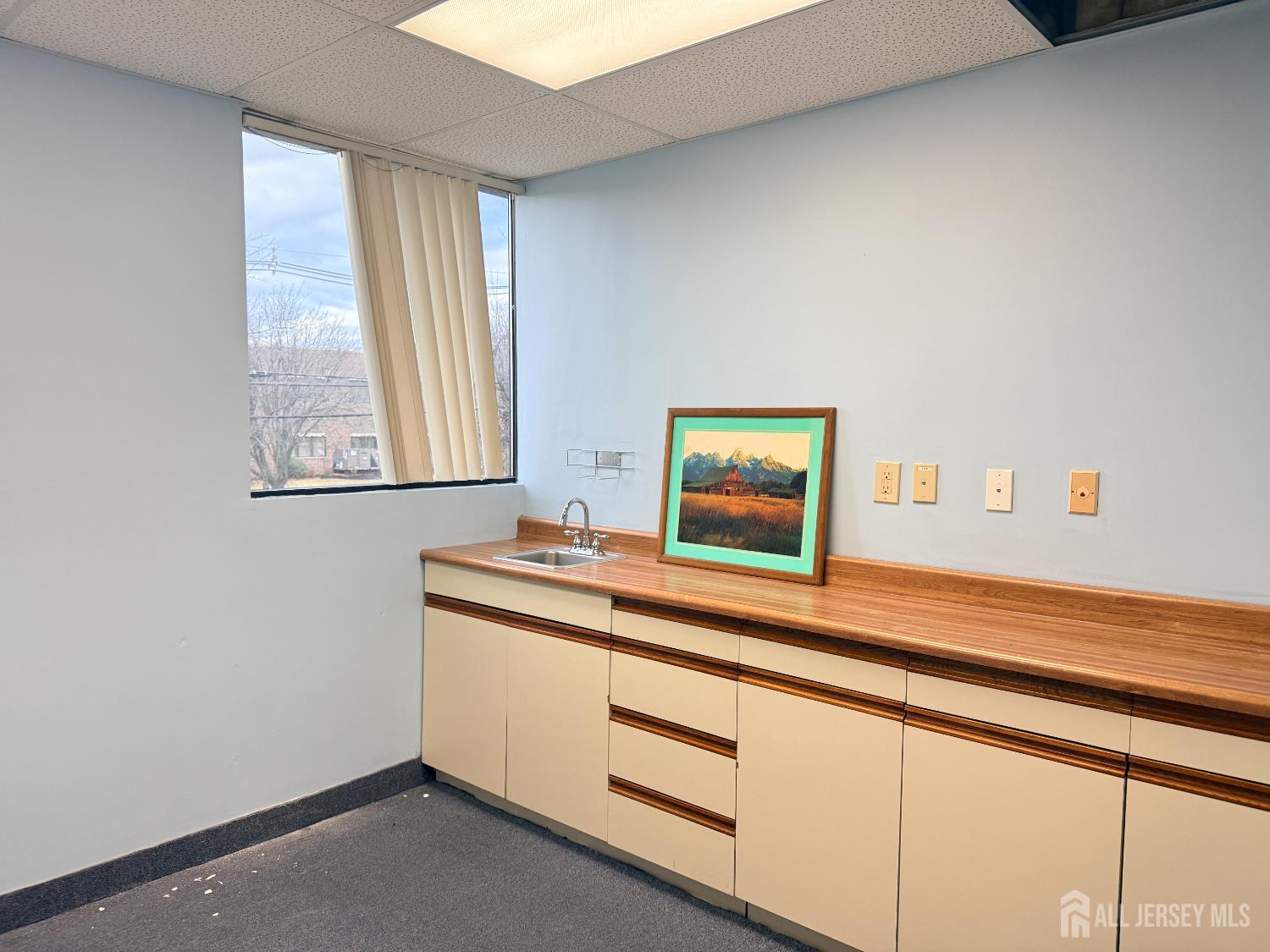 Commercial Sale in Edison 2