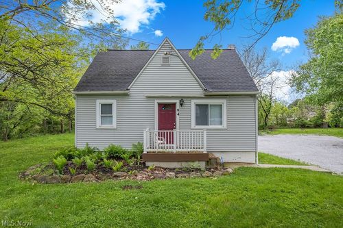 94 Southeast Ave, Tallmadge, OH, 44278-2304 | Card Image