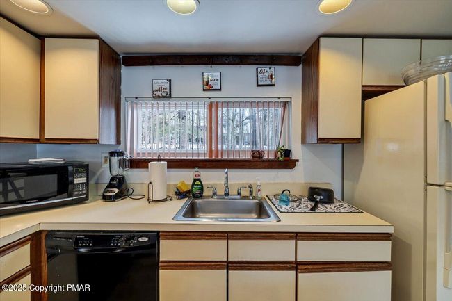 Kitchen | Image 15