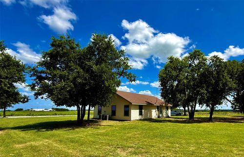 665 County Road 405, Gainesville, TX, 76240-1383 | Card Image
