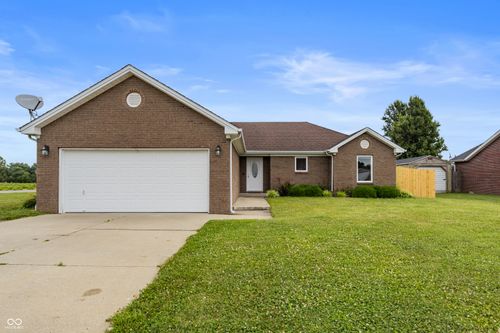 4623 Ashwood Dr, Seymour, IN, 47274-7412 | Card Image