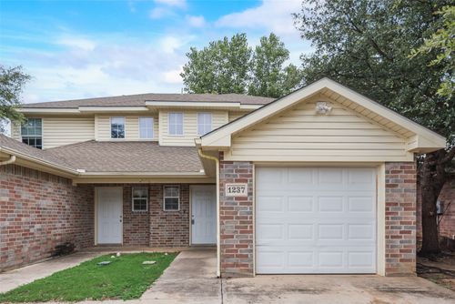 1237 Village Garden Dr, Azle, TX, 76020-5110 | Card Image
