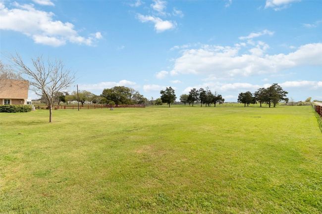 275 Saegert Rd, House other with 4 bedrooms, 2 bathrooms and 4 parking in Paige TX | Image 32