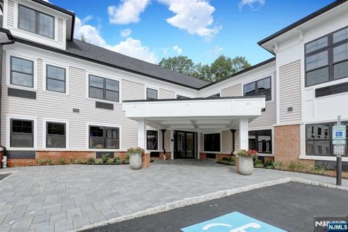 305 Patterson St, Hillsdale, NJ, 07642-1451 | Card Image